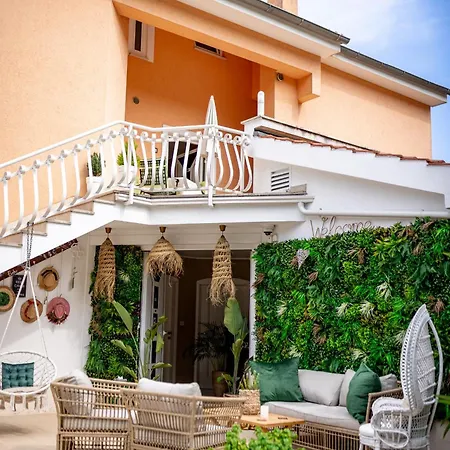 Guest house Nada 4*