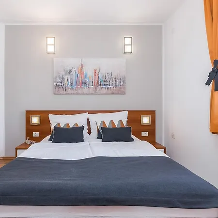 Nada Guest house