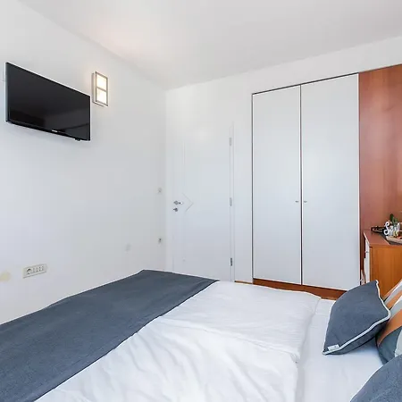 Guest house Nada 4*