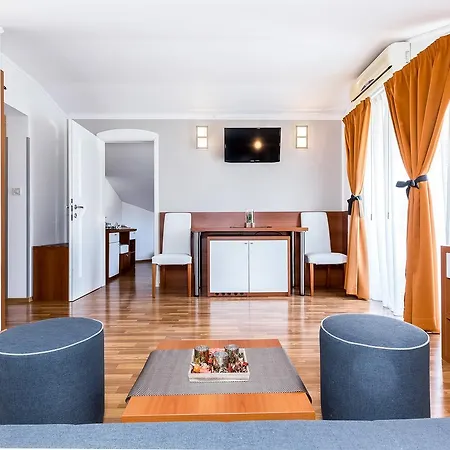 Nada Guest house 4*