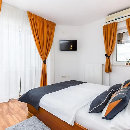 Nada Guest house 4*