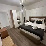Nada 4*
