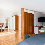 Nada 4*