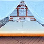Nada ゲストハウス ロヴラン