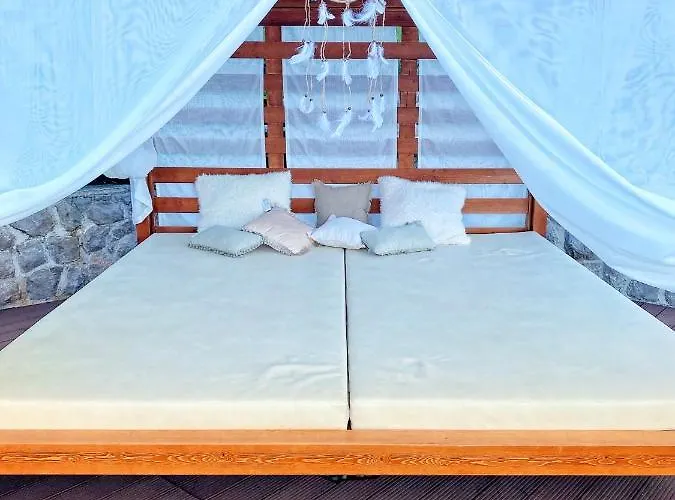 纳达别墅旅馆 招待所 洛夫兰